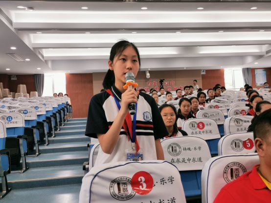 C:\Users\Administrator\Desktop\新建文件夹\569c9ceb9f67eb1f1d9c9e41a622bb0.jpg