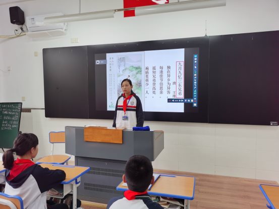 C:\Users\Administrator\Desktop\活动材料\七年级班会畅敬老\照片\1.jpg