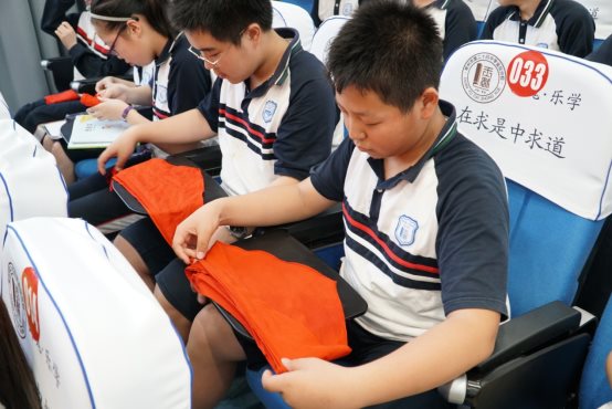 C:\Users\Lenovo\Desktop\2019-06-28青春仪式照片\DSC00135.JPG
