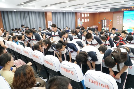C:\Users\Lenovo\Desktop\2019-06-28青春仪式照片\DSC00152.JPG