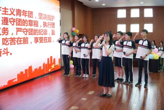 C:\Users\Lenovo\Desktop\2019-06-28青春仪式照片\DSC00246.JPG